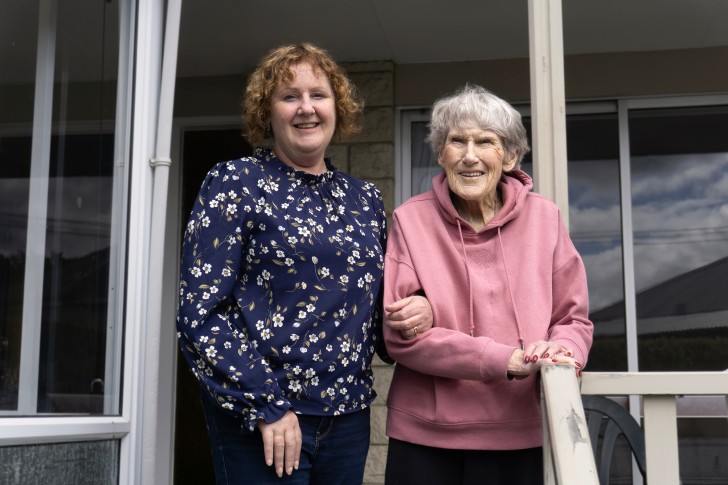 Linda Dingley standing next to her mother, Marilyn Chettleburgh.