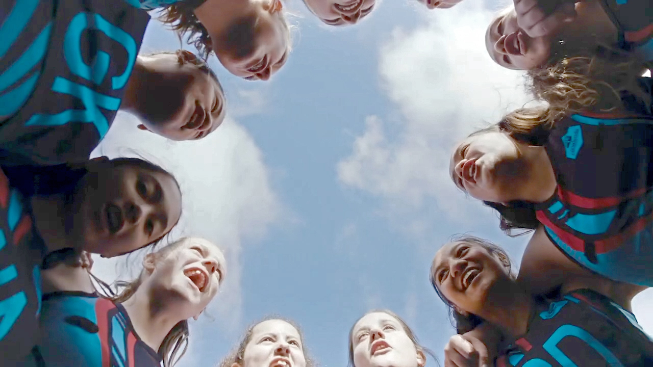 kis netball huddl Kids in sport, netball
