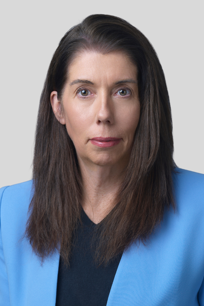 A portrait photo of Lindsay Wright.