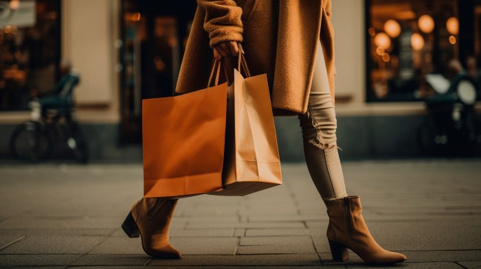 women in brown boots shopping 